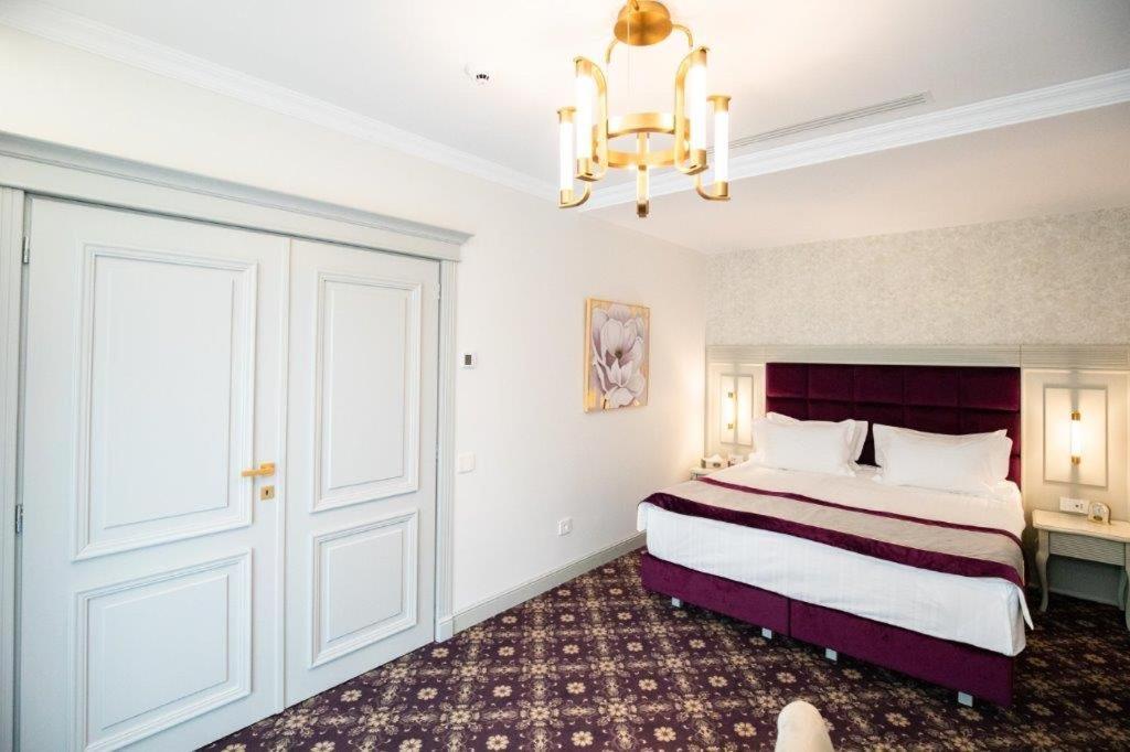 Hotel Foisorul Cu Flori Sinaia Dış mekan fotoğraf