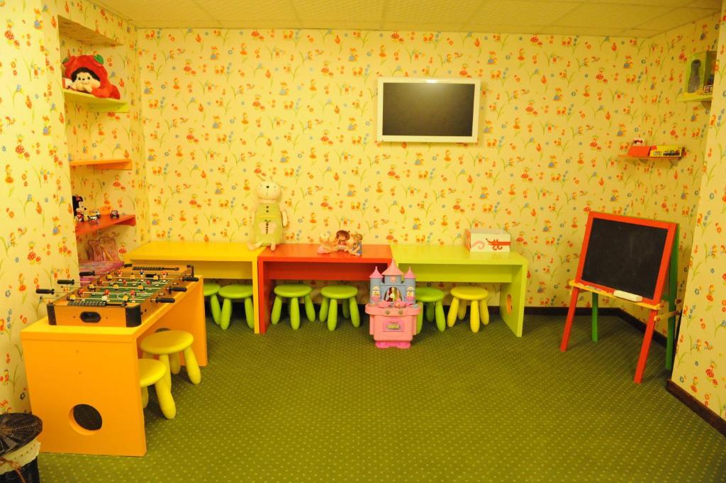 Hotel Foisorul Cu Flori Sinaia Dış mekan fotoğraf