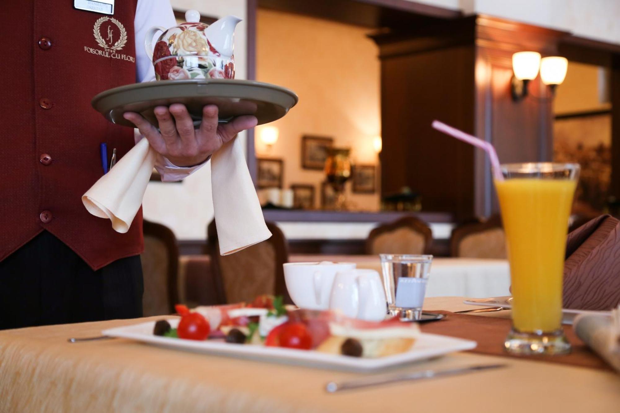 Hotel Foisorul Cu Flori Sinaia Dış mekan fotoğraf