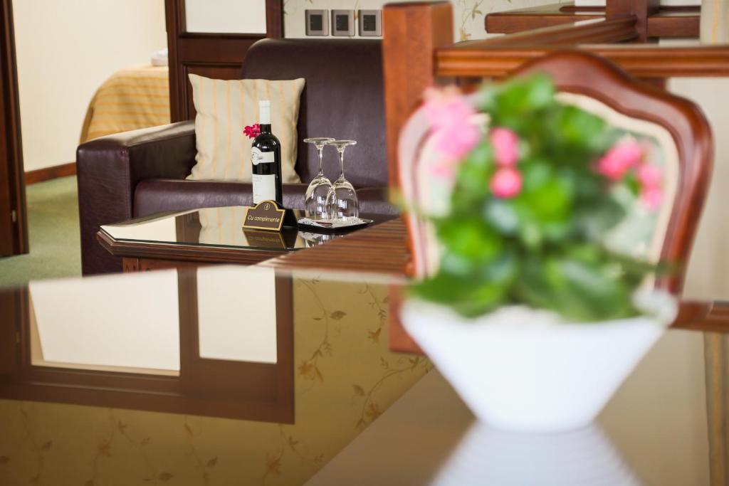 Hotel Foisorul Cu Flori Sinaia Dış mekan fotoğraf