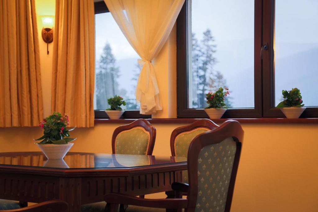 Hotel Foisorul Cu Flori Sinaia Dış mekan fotoğraf